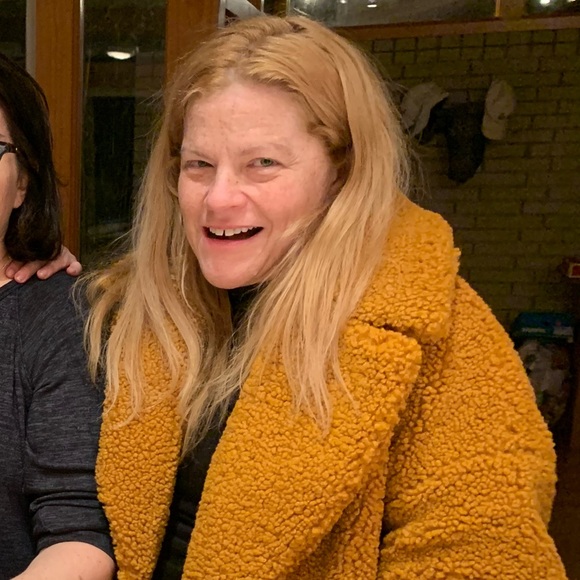 Meet your Posher, Ellen - Picture 1 of 1